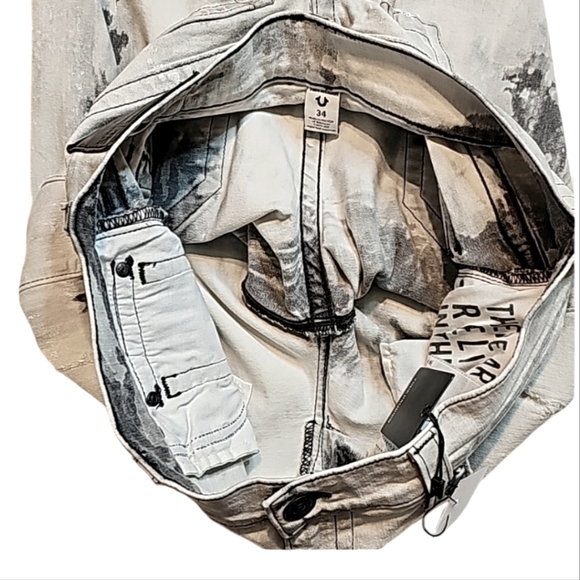 💥True Religion Relaxed-Straight Distressed Jeans. Men's Size: W34x34L - Picture 12 of 13